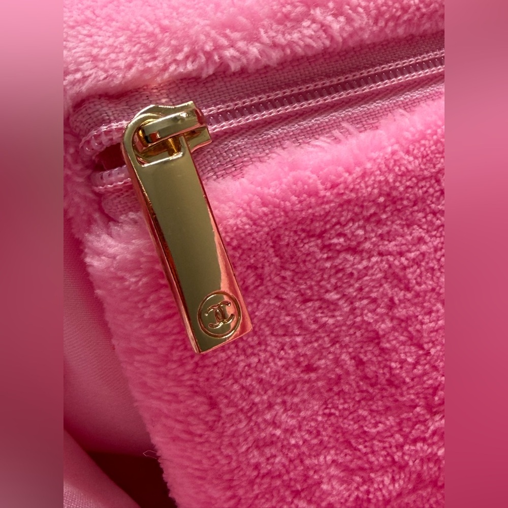 CHANEL Precision VIP Bag in Pink Logo Fleece Crossbody/Shoulder Bag - Picture 12 of 13